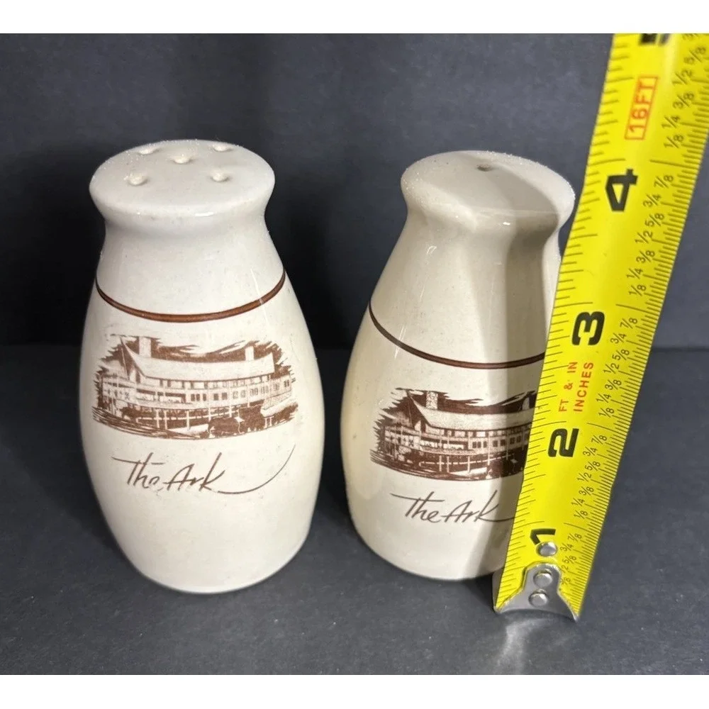The Ark Restaurant Salt and Pepper Shakers Florida? *READ Vintage